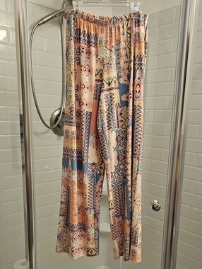 Melissa Paige Colorful Paisley Bohemian Flowy Pants. NWT. Size MED.